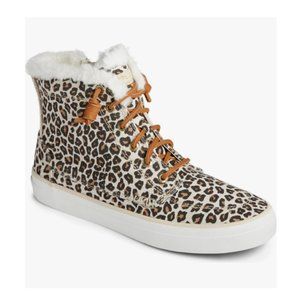 NIB Sperry Top Sider Crest High Top Faux Fur Sneaker - Size 6